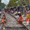 AAAMenesini-Laura-053047-Calcutta-slum-lungo-la-ferrovia-2020_2020WLC